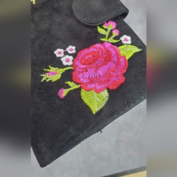 Passport Wallet‎ Black Velvet Floral  Embroidered - Picture 9 of 10